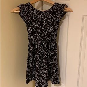 Girls dress size S